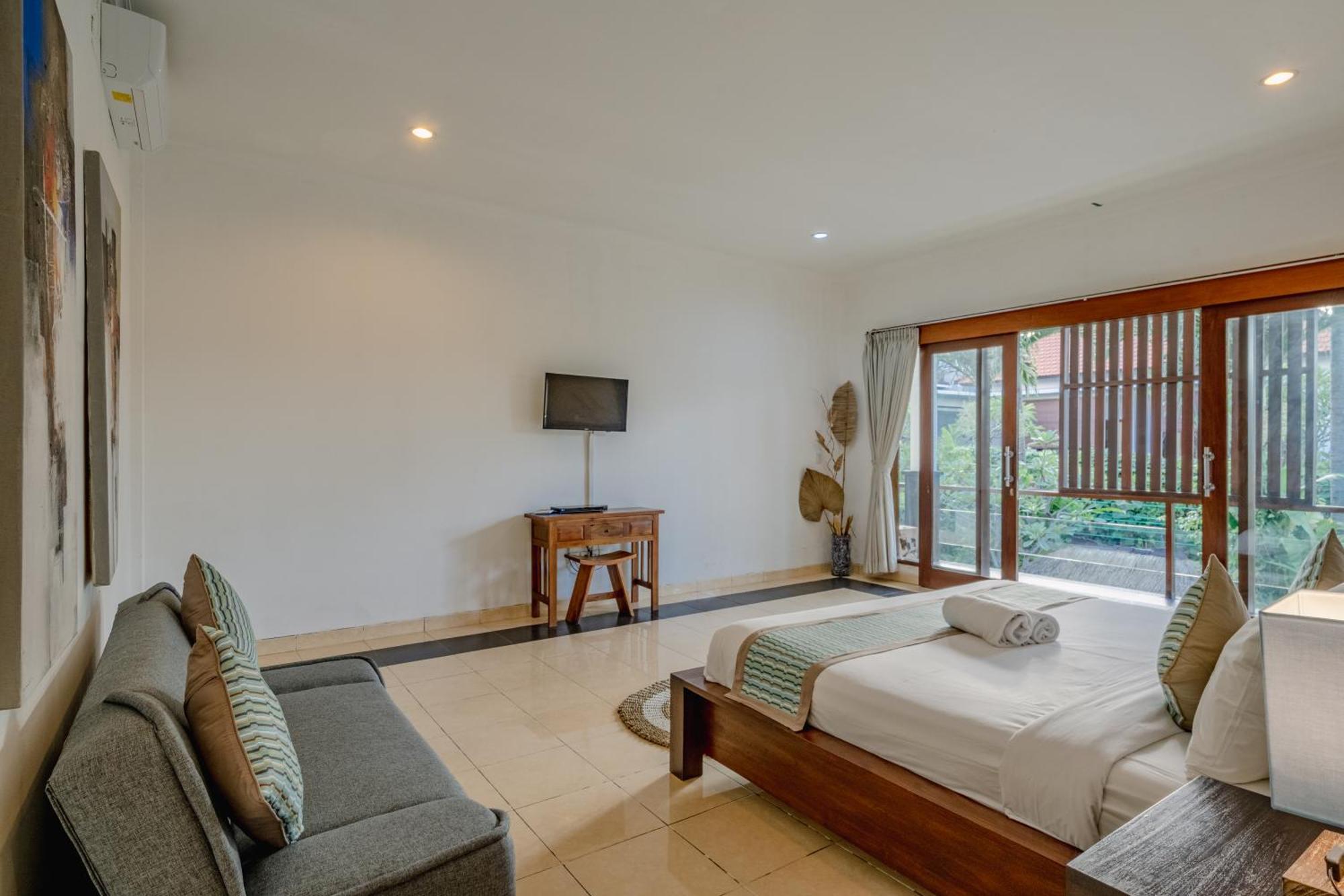 5 Bedroom In Centre Location Of विला *
