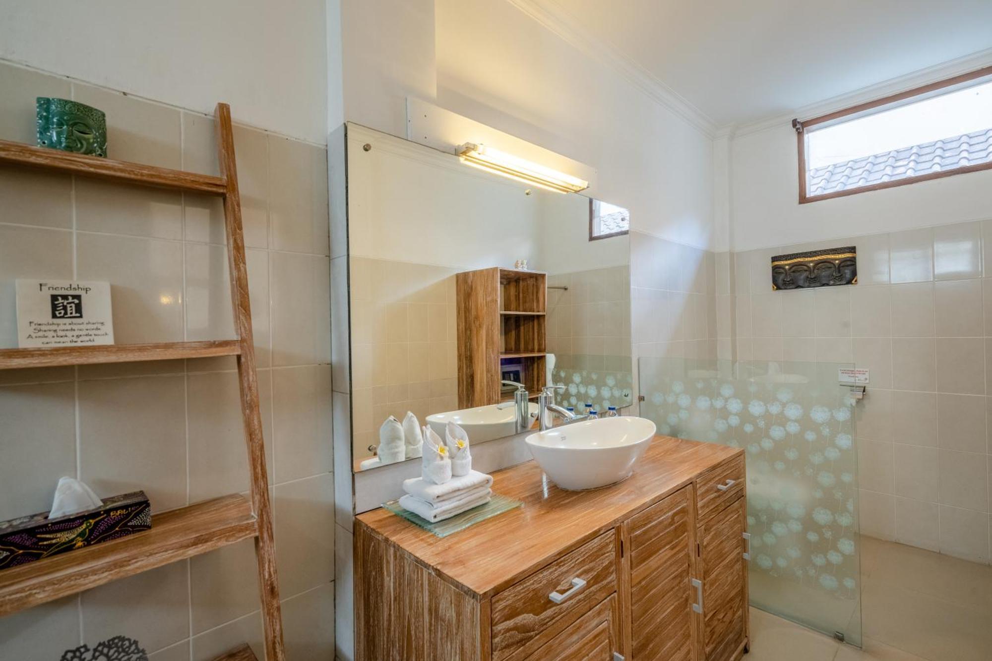 विला 5 Bedroom In Centre Location Of