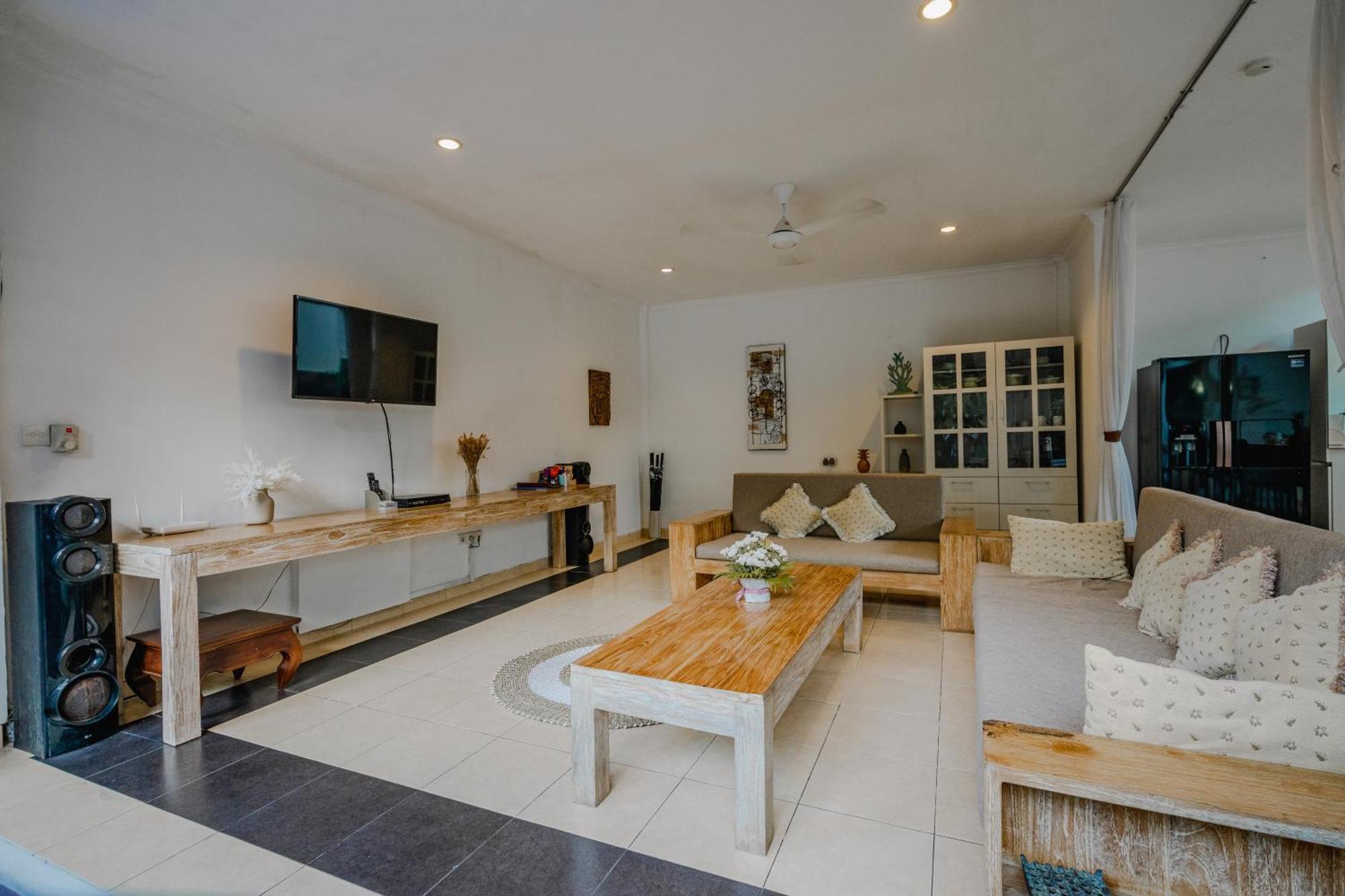विला 5 Bedroom In Centre Location Of *